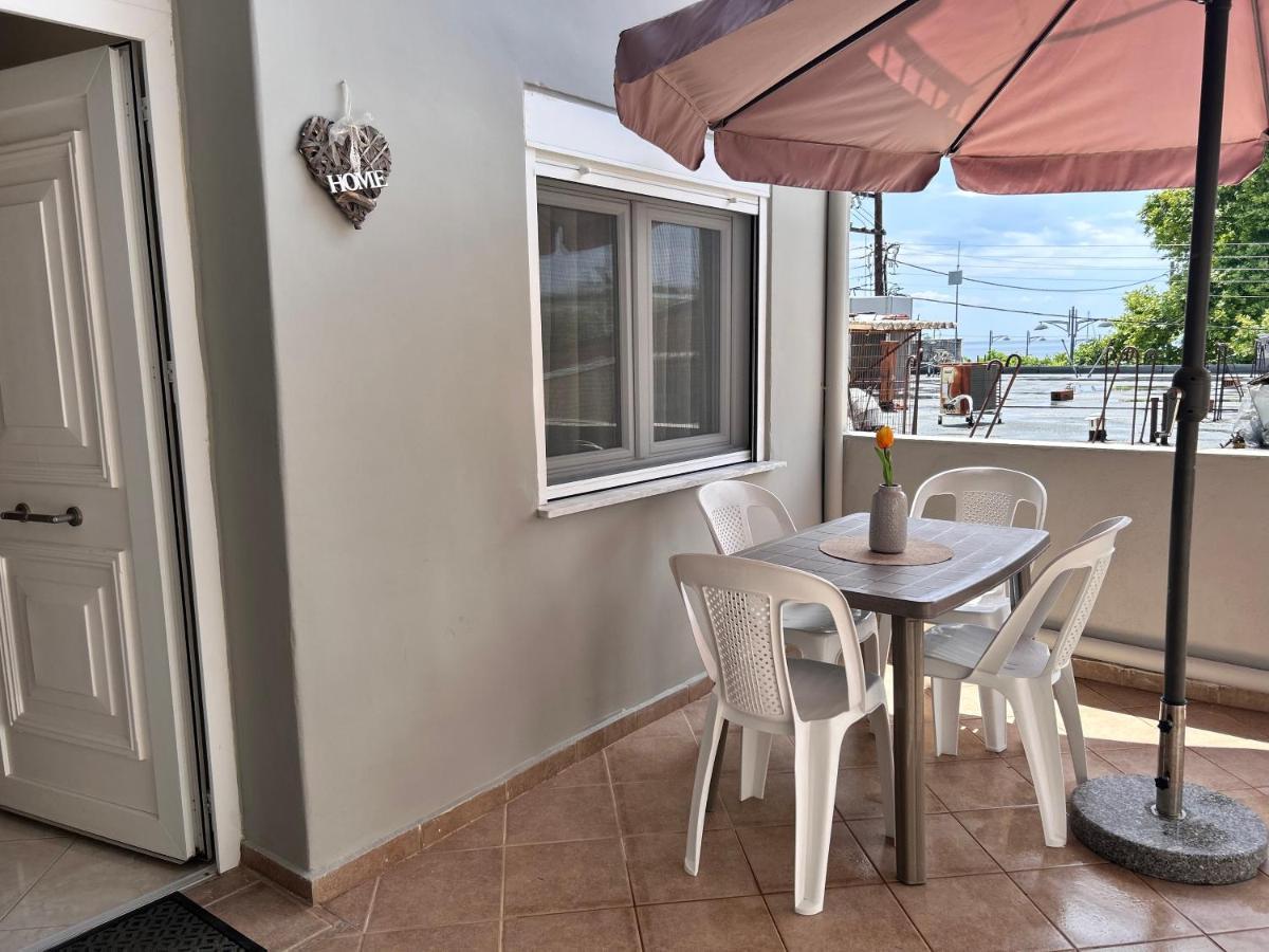 Apartment On Main Pedestrian Street With View Nea Kallikrateia Exterior foto
