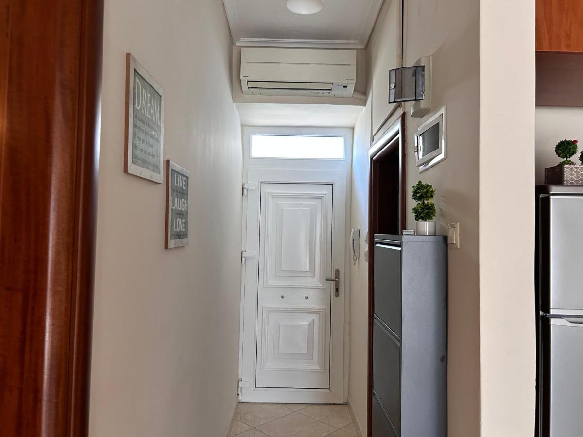 Apartment On Main Pedestrian Street With View Nea Kallikrateia Exterior foto
