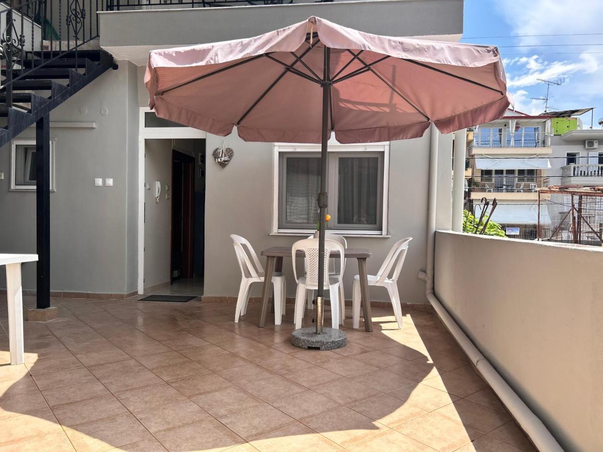 Apartment On Main Pedestrian Street With View Nea Kallikrateia Exterior foto
