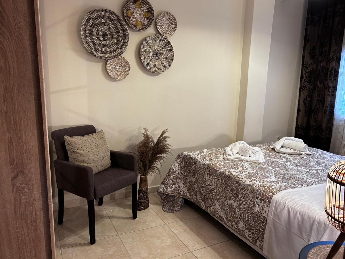 Apartment On Main Pedestrian Street With View Nea Kallikrateia Exterior foto
