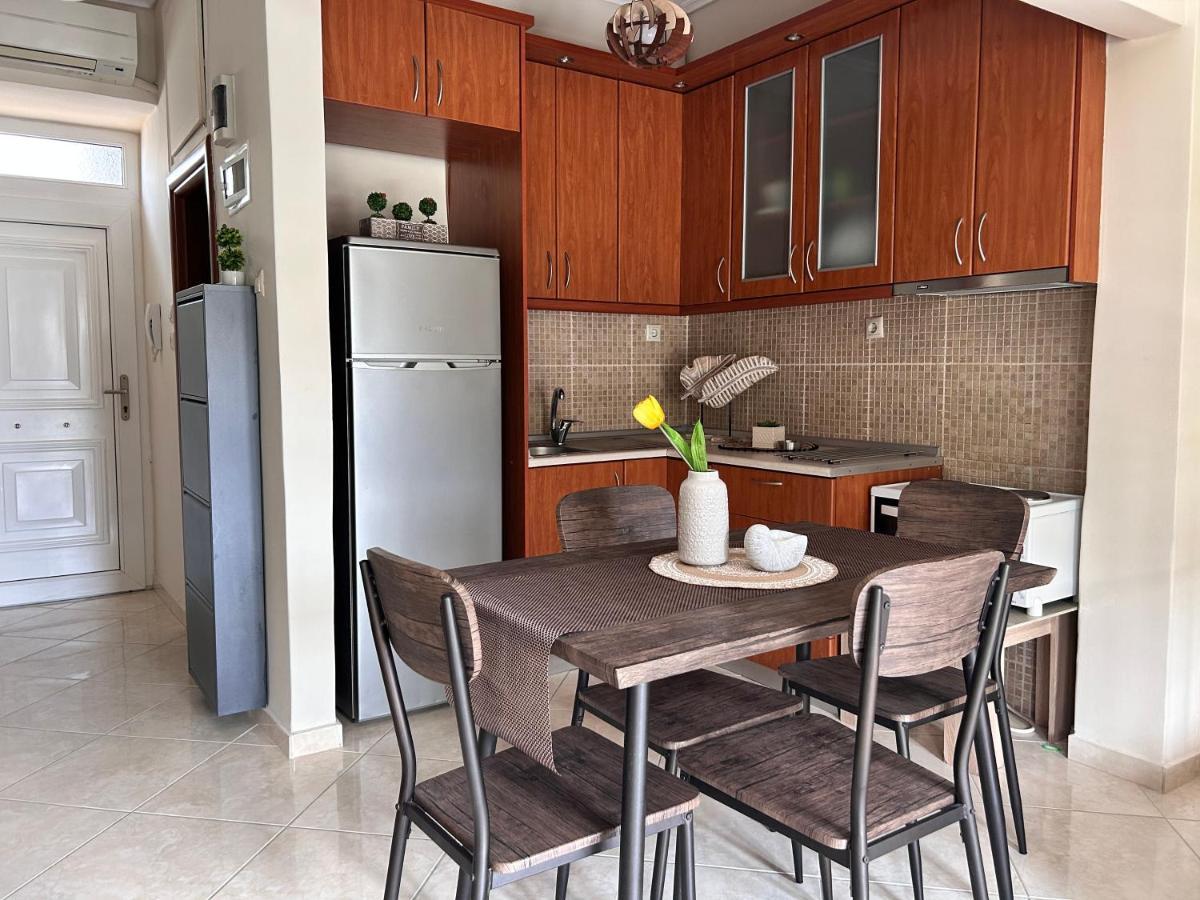 Apartment On Main Pedestrian Street With View Nea Kallikrateia Exterior foto